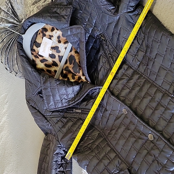 Quilted Blazer - Picture 3 of 8